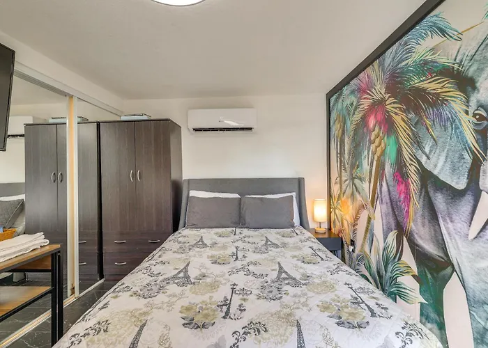 Apartment Near Downtown W/ Step-free Entry Phoenix