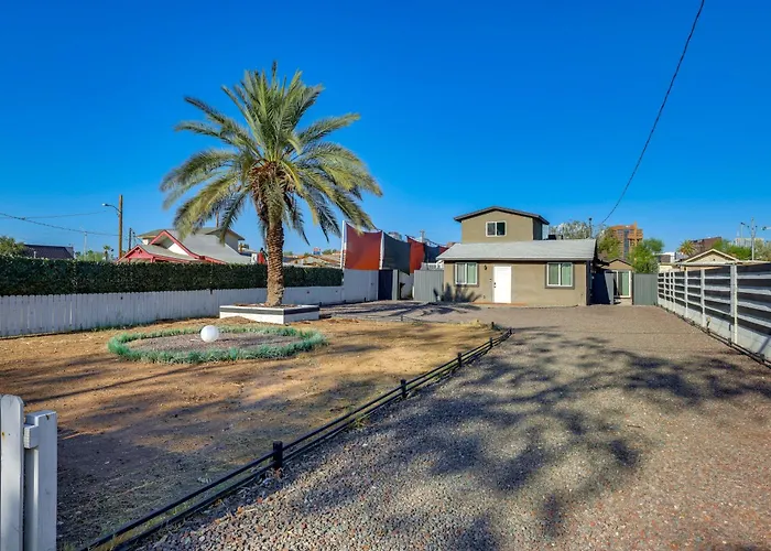 Apartment Near Downtown W/ Step-free Entry